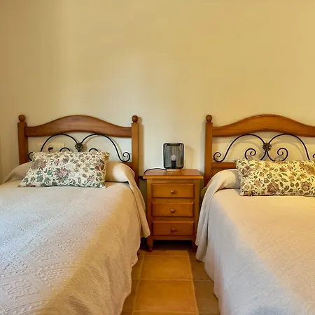 La Retama De La Encantada Casa vacanze *
